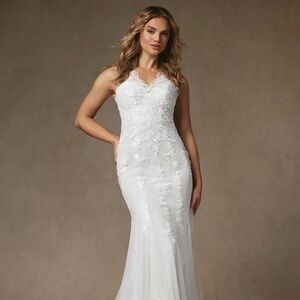 Azazie Honeydew Diamond White Wedding Dress Size WD8